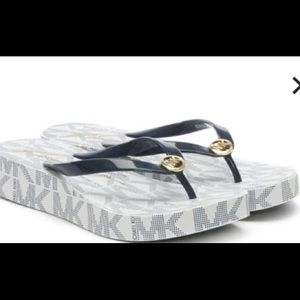 Michael Kors platform flip flops 8 New without box